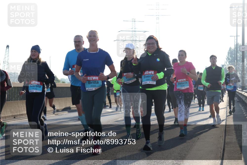 03.10.2025 - Köhlbrandbrückenlauf Luisa Fischer http://msf.ph/oto/8993753 03.10.2025 10:20:17 Position 3 3110, 2055, 3382, 1991, 3239, 1 meine-sportfotos.de