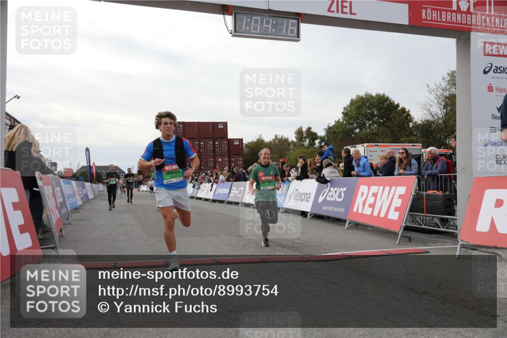 03.10.2025 - Köhlbrandbrückenlauf Yannick Fuchs http://msf.ph/oto/8993754 03.10.2025 16:04:14 Ziel 7297, 7392, 7451, 7466, 7611, 8082, 9010, 9149, 9562, 9618 meine-sportfotos.de
