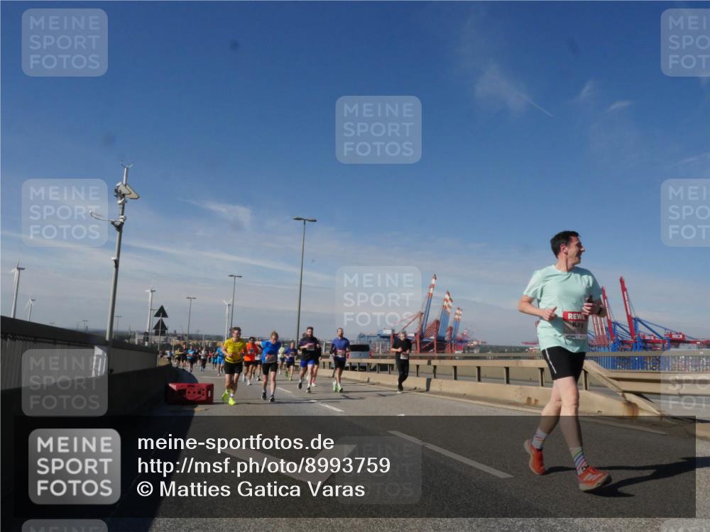 03.10.2025 - Köhlbrandbrückenlauf Matties Gatica Varas http://msf.ph/oto/8993759 03.10.2025 12:46:58 Position 2  meine-sportfotos.de