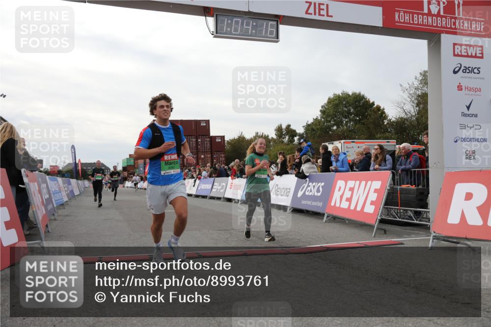 03.10.2025 - Köhlbrandbrückenlauf Yannick Fuchs http://msf.ph/oto/8993761 03.10.2025 16:04:14 Ziel 7297, 7392, 7451, 7466, 7611, 8082, 9010, 9149, 9562, 9618 meine-sportfotos.de