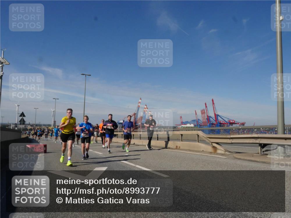 03.10.2025 - Köhlbrandbrückenlauf Matties Gatica Varas http://msf.ph/oto/8993777 03.10.2025 12:47:00 Position 2  meine-sportfotos.de