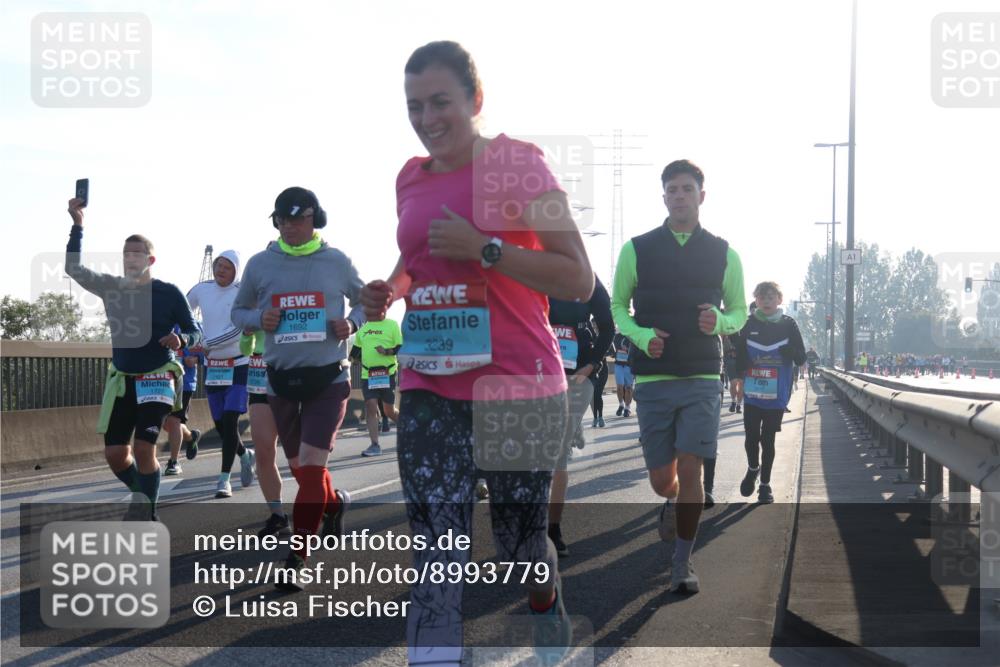 03.10.2025 - Köhlbrandbrückenlauf Luisa Fischer http://msf.ph/oto/8993779 03.10.2025 10:20:20 Position 3 1692, 3239, 1726, 225, 1 meine-sportfotos.de