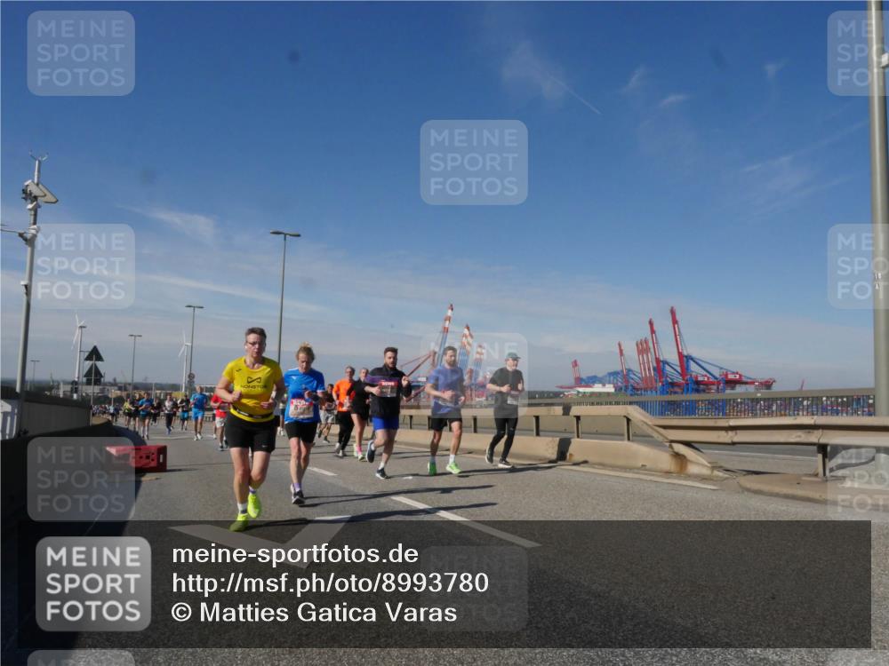 03.10.2025 - Köhlbrandbrückenlauf Matties Gatica Varas http://msf.ph/oto/8993780 03.10.2025 12:47:01 Position 2 18 meine-sportfotos.de