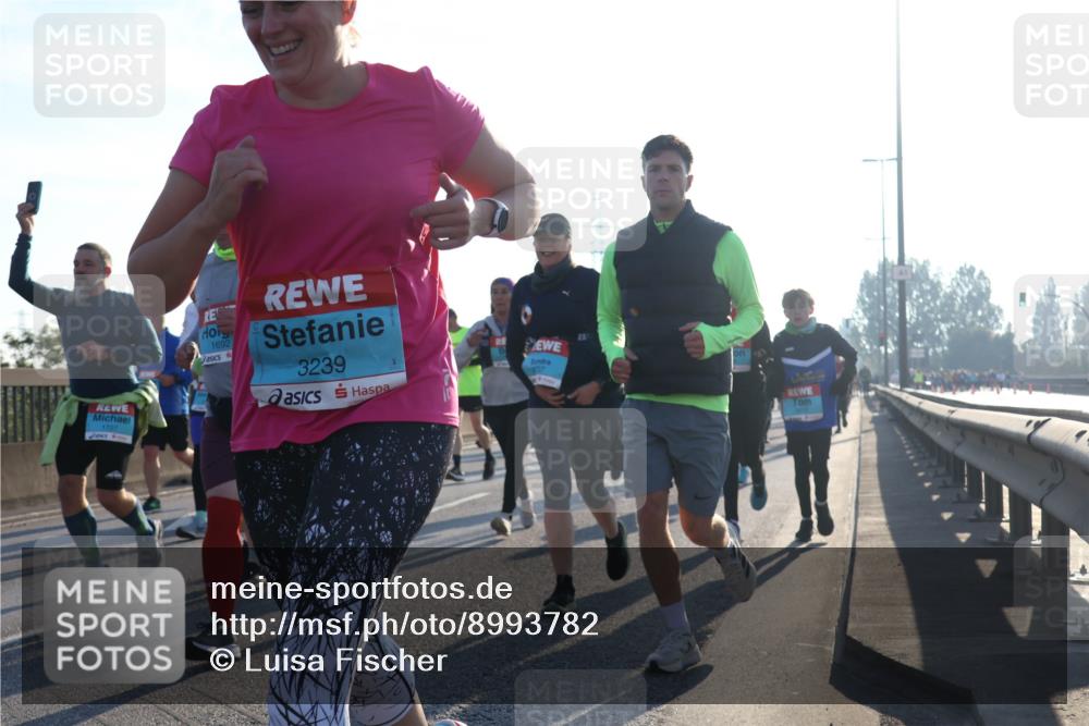 03.10.2025 - Köhlbrandbrückenlauf Luisa Fischer http://msf.ph/oto/8993782 03.10.2025 10:20:20 Position 3 1727, 1692, 3239 meine-sportfotos.de