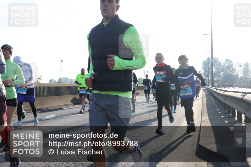 03.10.2025 - Köhlbrandbrückenlauf Luisa Fischer http://msf.ph/oto/8993788 03.10.2025 10:20:21 Position 3 3648, 3075 meine-sportfotos.de
