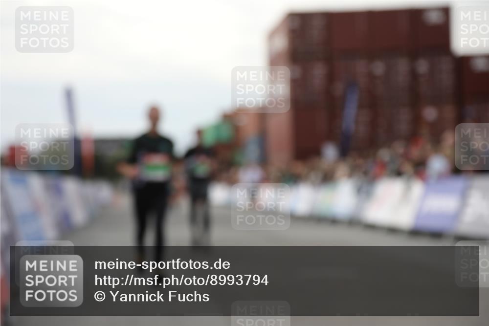 03.10.2025 - Köhlbrandbrückenlauf Yannick Fuchs http://msf.ph/oto/8993794 03.10.2025 16:04:16 Ziel 7308, 7466, 7611, 8082, 9010, 9213, 9618 meine-sportfotos.de