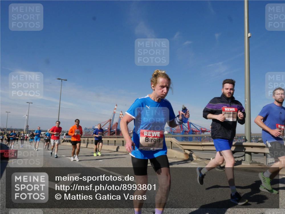 03.10.2025 - Köhlbrandbrückenlauf Matties Gatica Varas http://msf.ph/oto/8993801 03.10.2025 12:47:03 Position 2 4685, 6496 meine-sportfotos.de