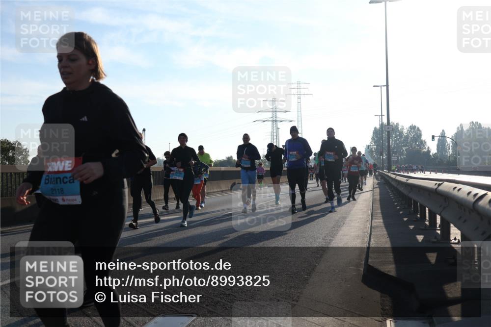 03.10.2025 - Köhlbrandbrückenlauf Luisa Fischer http://msf.ph/oto/8993825 03.10.2025 10:20:24 Position 3 2118 meine-sportfotos.de