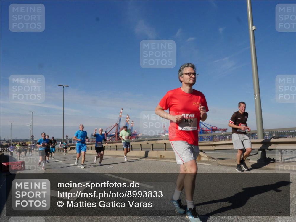 03.10.2025 - Köhlbrandbrückenlauf Matties Gatica Varas http://msf.ph/oto/8993833 03.10.2025 12:47:07 Position 2 6303 meine-sportfotos.de