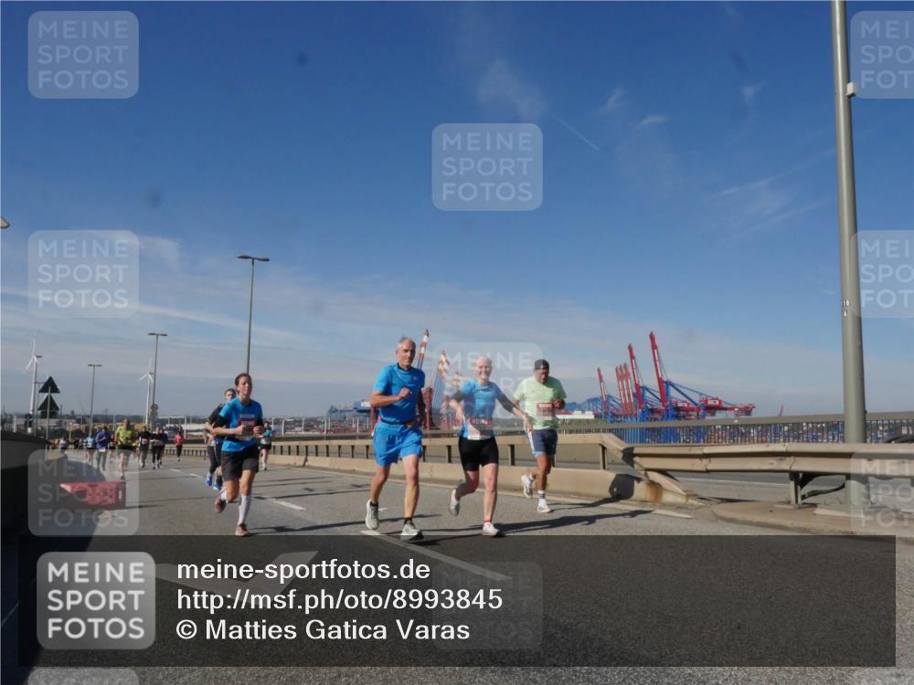 03.10.2025 - Köhlbrandbrückenlauf Matties Gatica Varas http://msf.ph/oto/8993845 03.10.2025 12:47:08 Position 2  meine-sportfotos.de