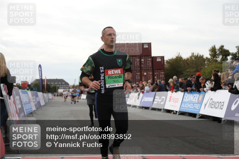 03.10.2025 - Köhlbrandbrückenlauf Yannick Fuchs http://msf.ph/oto/8993852 03.10.2025 16:04:18 Ziel 7308, 7611, 8082, 8818, 9010, 9213, 9618 meine-sportfotos.de