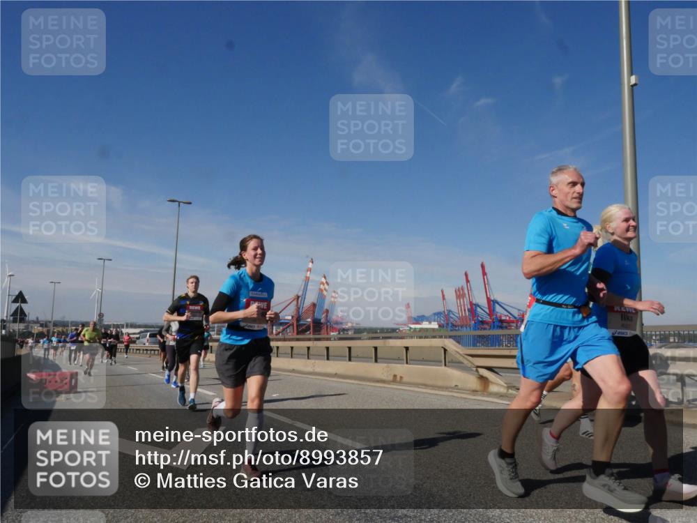 03.10.2025 - Köhlbrandbrückenlauf Matties Gatica Varas http://msf.ph/oto/8993857 03.10.2025 12:47:10 Position 2  meine-sportfotos.de