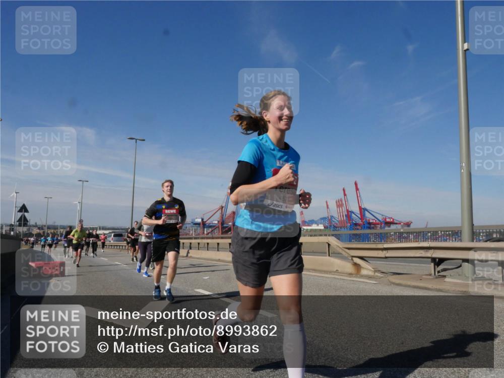 03.10.2025 - Köhlbrandbrückenlauf Matties Gatica Varas http://msf.ph/oto/8993862 03.10.2025 12:47:10 Position 2 4871 meine-sportfotos.de
