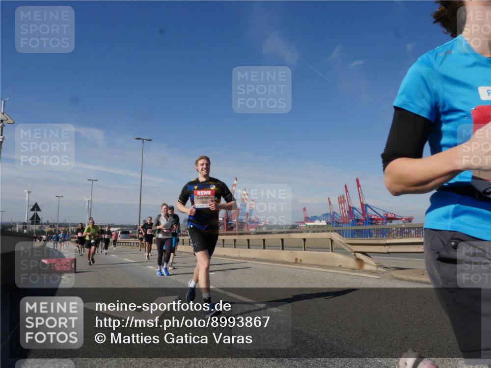 03.10.2025 - Köhlbrandbrückenlauf Matties Gatica Varas http://msf.ph/oto/8993867 03.10.2025 12:47:11 Position 2  meine-sportfotos.de