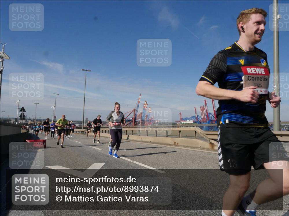 03.10.2025 - Köhlbrandbrückenlauf Matties Gatica Varas http://msf.ph/oto/8993874 03.10.2025 12:47:12 Position 2 5025 meine-sportfotos.de