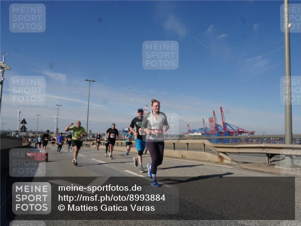 03.10.2025 - Köhlbrandbrückenlauf Matties Gatica Varas http://msf.ph/oto/8993884 03.10.2025 12:47:13 Position 2  meine-sportfotos.de