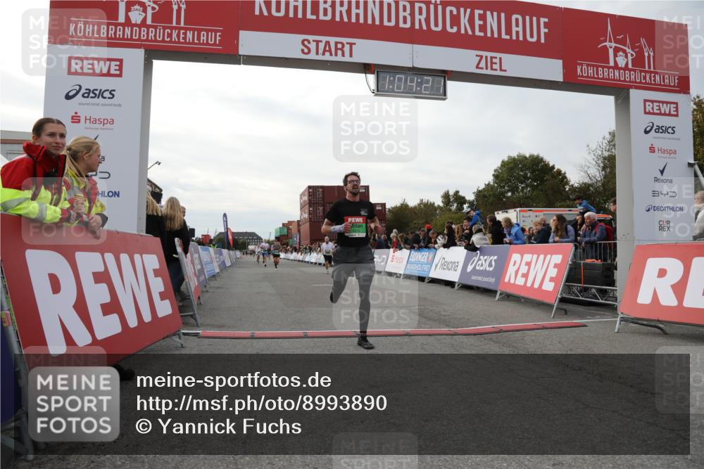 03.10.2025 - Köhlbrandbrückenlauf Yannick Fuchs http://msf.ph/oto/8993890 03.10.2025 16:04:19 Ziel 7308, 7338, 7611, 8818, 9010, 9213 meine-sportfotos.de