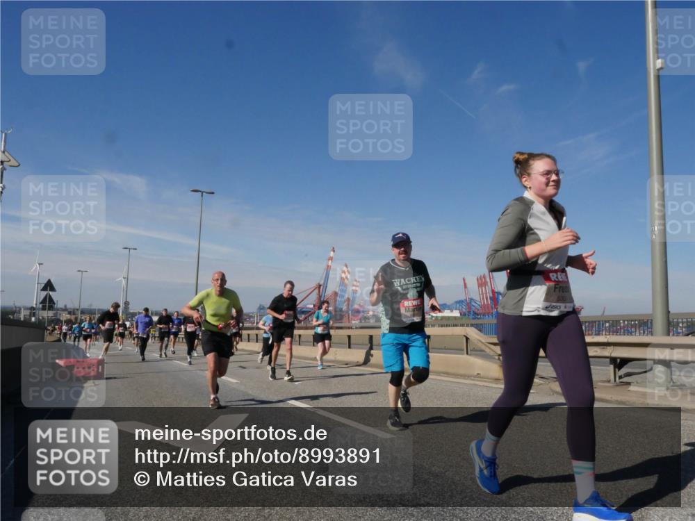 03.10.2025 - Köhlbrandbrückenlauf Matties Gatica Varas http://msf.ph/oto/8993891 03.10.2025 12:47:14 Position 2 2025, 530, 118 meine-sportfotos.de