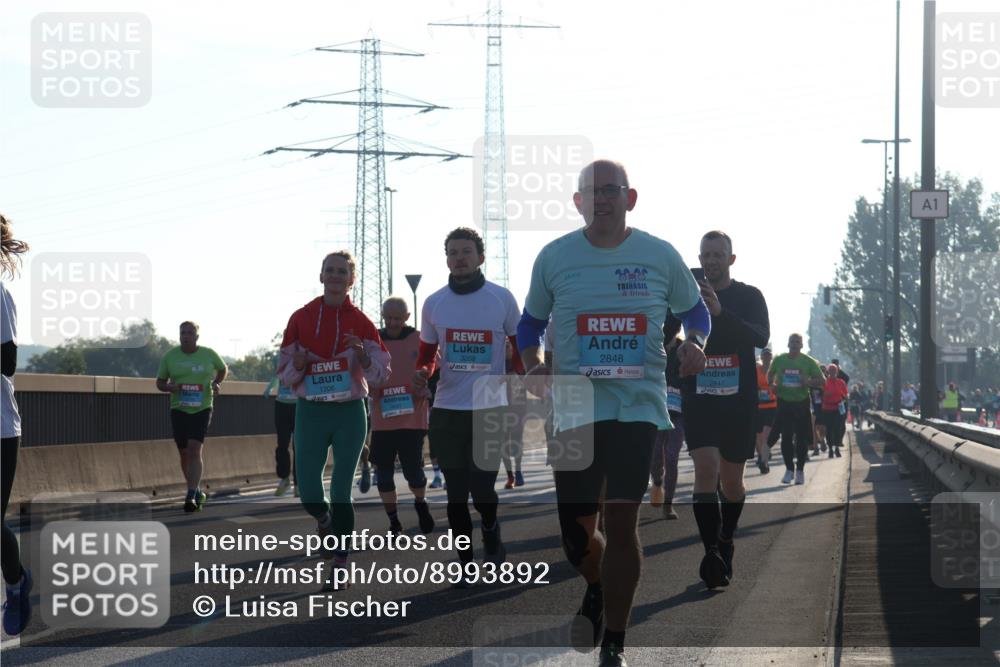 03.10.2025 - Köhlbrandbrückenlauf Luisa Fischer http://msf.ph/oto/8993892 03.10.2025 10:20:30 Position 3 1206, 3208, 2848, 2847, 1 meine-sportfotos.de
