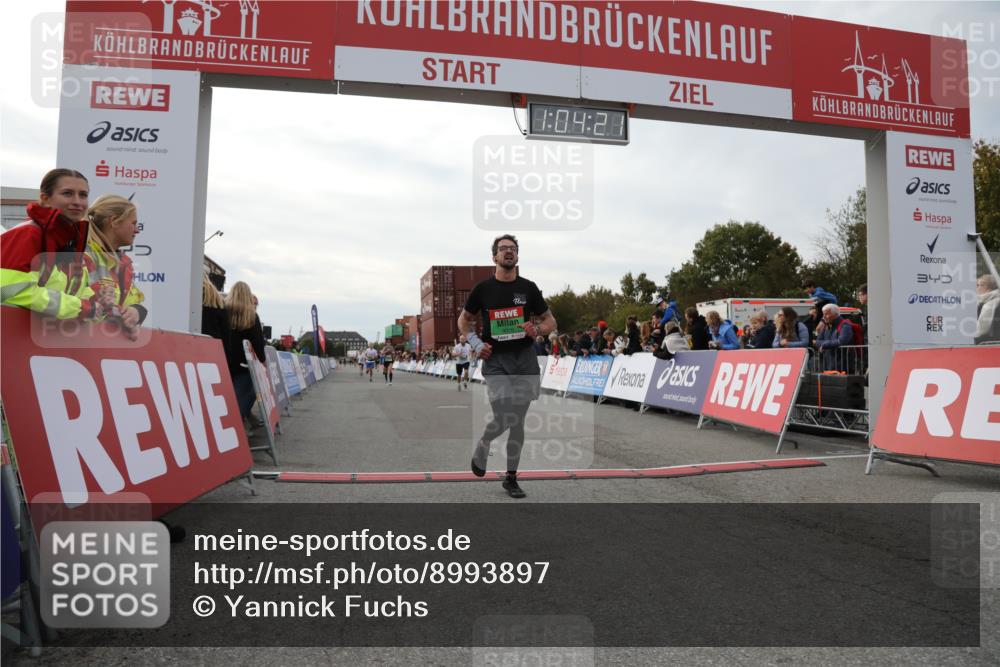 03.10.2025 - Köhlbrandbrückenlauf Yannick Fuchs http://msf.ph/oto/8993897 03.10.2025 16:04:20 Ziel 7245, 7308, 7338, 7611, 8818, 9010, 9213 meine-sportfotos.de