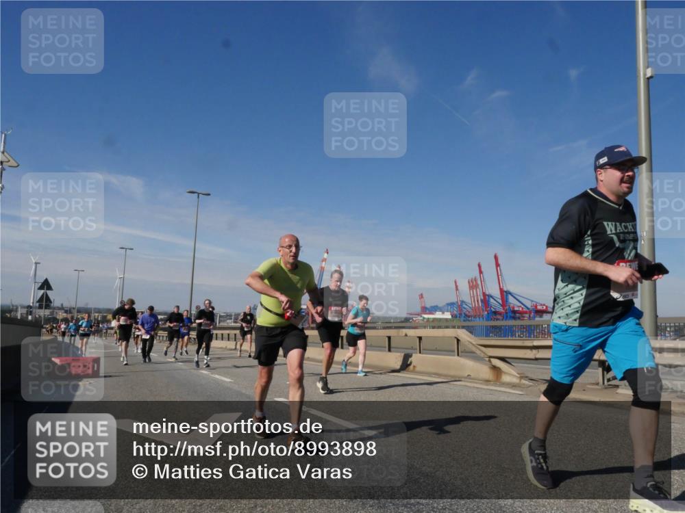 03.10.2025 - Köhlbrandbrückenlauf Matties Gatica Varas http://msf.ph/oto/8993898 03.10.2025 12:47:15 Position 2 2025, 118 meine-sportfotos.de