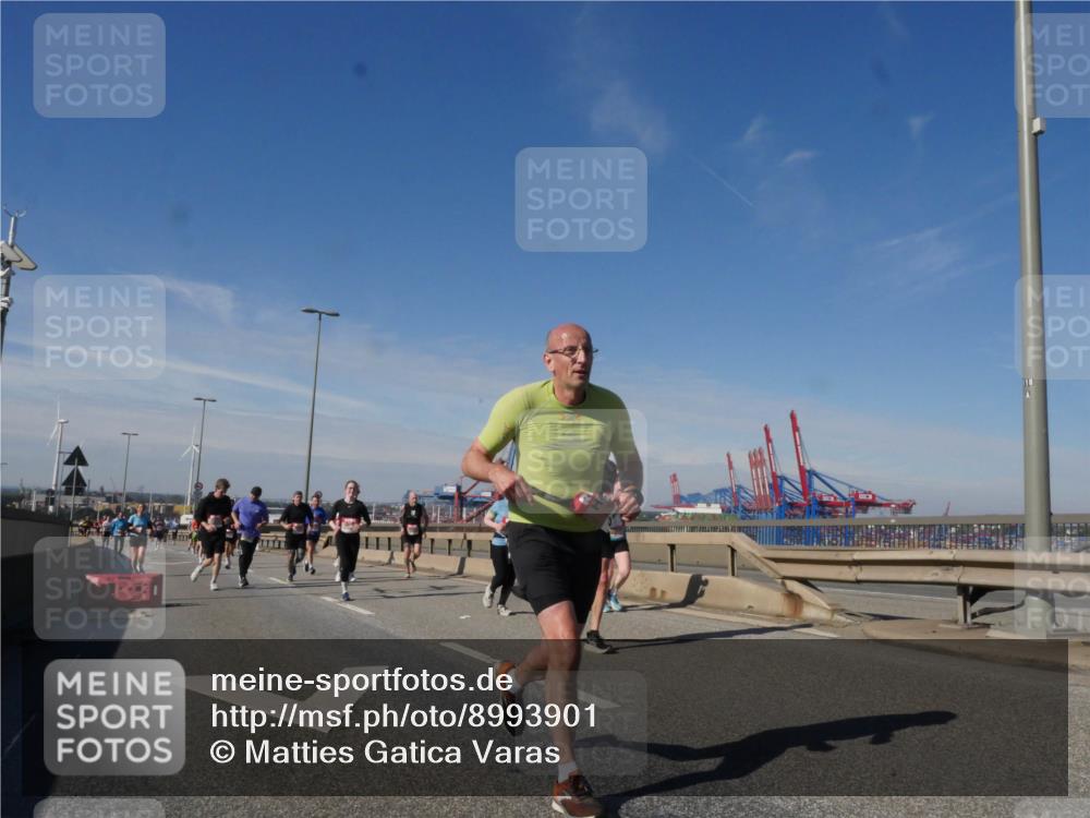 03.10.2025 - Köhlbrandbrückenlauf Matties Gatica Varas http://msf.ph/oto/8993901 03.10.2025 12:47:15 Position 2  meine-sportfotos.de