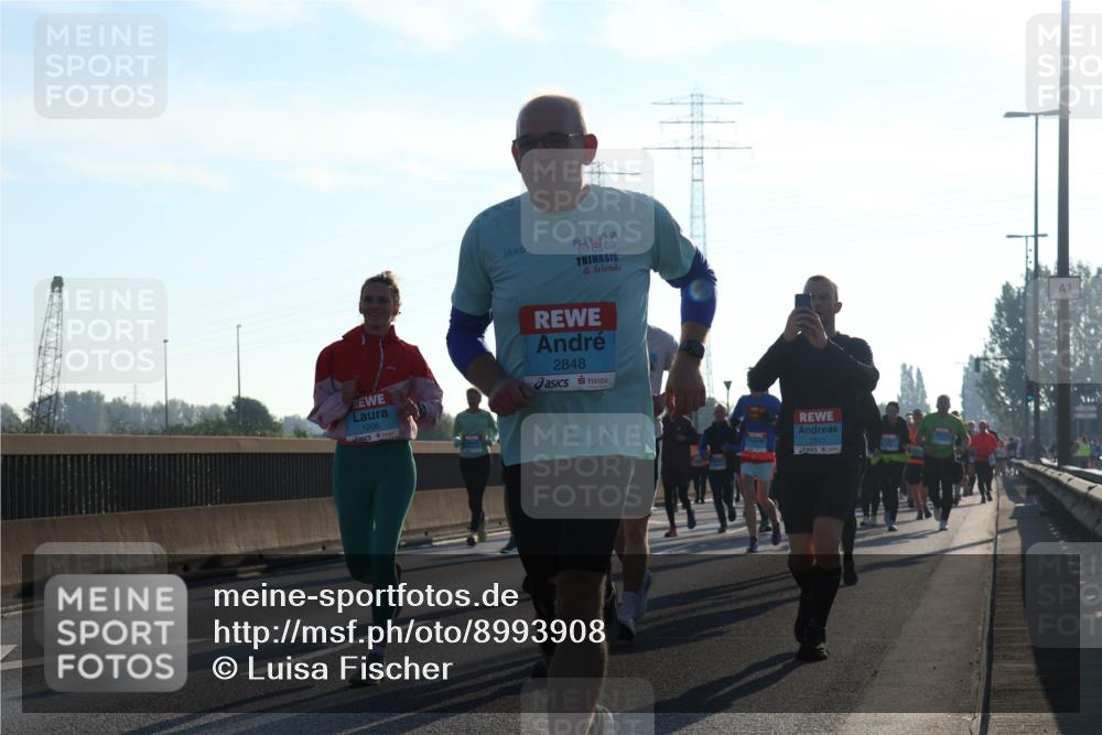 03.10.2025 - Köhlbrandbrückenlauf Luisa Fischer http://msf.ph/oto/8993908 03.10.2025 10:20:31 Position 3 1206, 2848, 2847, 1 meine-sportfotos.de