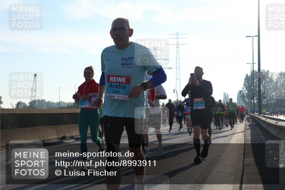 03.10.2025 - Köhlbrandbrückenlauf Luisa Fischer http://msf.ph/oto/8993911 03.10.2025 10:20:32 Position 3 1206, 2848, 2847 meine-sportfotos.de