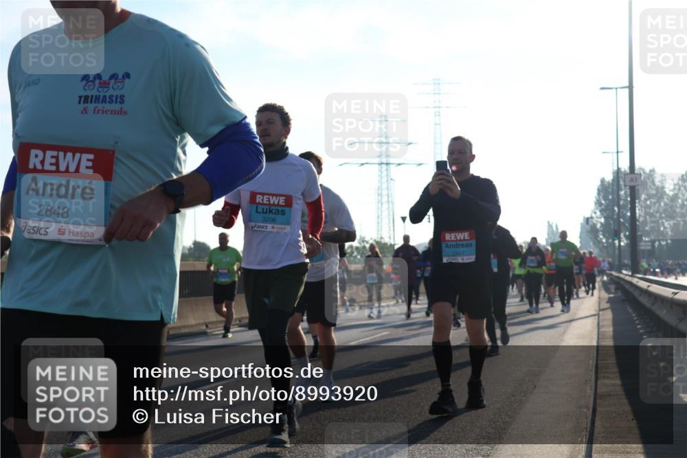 03.10.2025 - Köhlbrandbrückenlauf Luisa Fischer http://msf.ph/oto/8993920 03.10.2025 10:20:32 Position 3 2848, 3208, 2847 meine-sportfotos.de