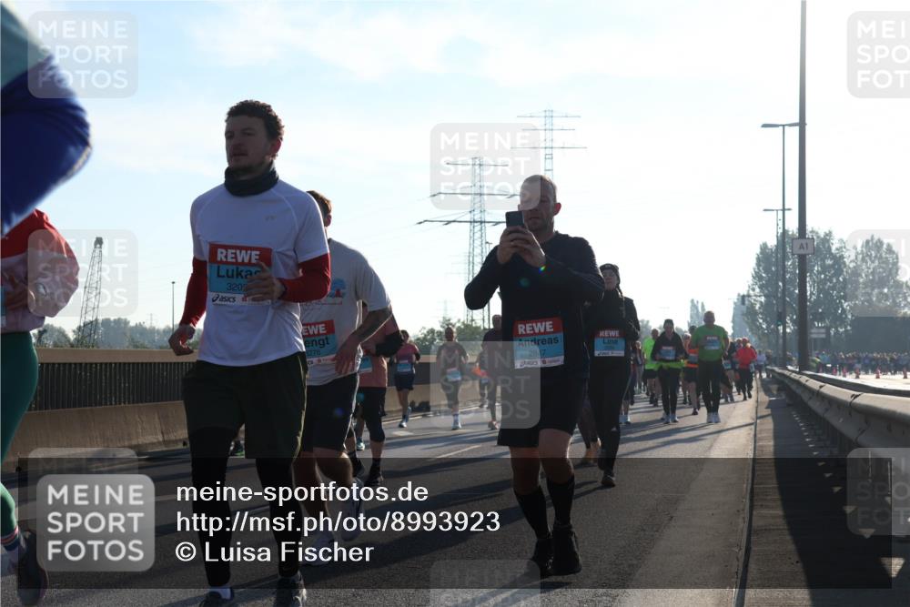 03.10.2025 - Köhlbrandbrückenlauf Luisa Fischer http://msf.ph/oto/8993923 03.10.2025 10:20:33 Position 3 320, 3276, 2847 meine-sportfotos.de