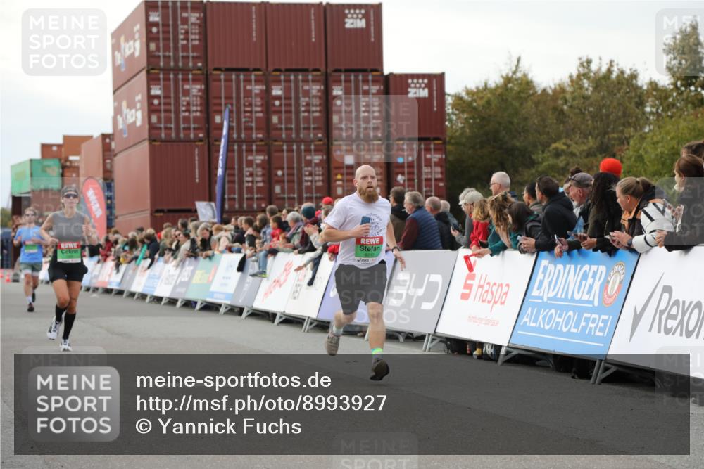 03.10.2025 - Köhlbrandbrückenlauf Yannick Fuchs http://msf.ph/oto/8993927 03.10.2025 16:04:21 Ziel 7245, 7308, 7338, 7611, 8818, 9010, 9213 meine-sportfotos.de