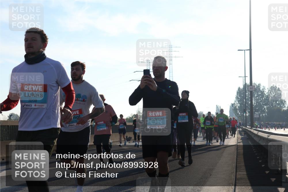 03.10.2025 - Köhlbrandbrückenlauf Luisa Fischer http://msf.ph/oto/8993928 03.10.2025 10:20:33 Position 3 3208, 3276, 2847 meine-sportfotos.de