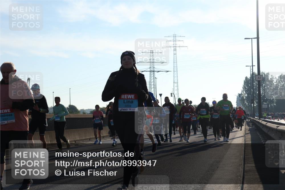 03.10.2025 - Köhlbrandbrückenlauf Luisa Fischer http://msf.ph/oto/8993947 03.10.2025 10:20:35 Position 3 3097, 2234, 1 meine-sportfotos.de