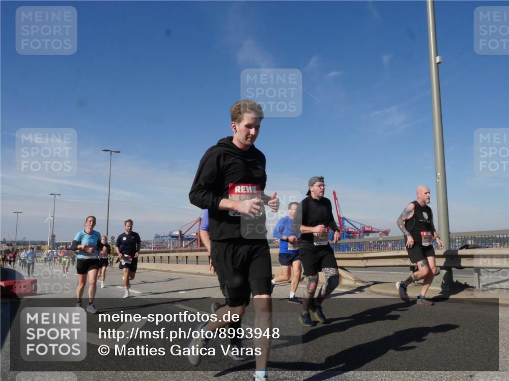 03.10.2025 - Köhlbrandbrückenlauf Matties Gatica Varas http://msf.ph/oto/8993948 03.10.2025 12:47:21 Position 2  meine-sportfotos.de