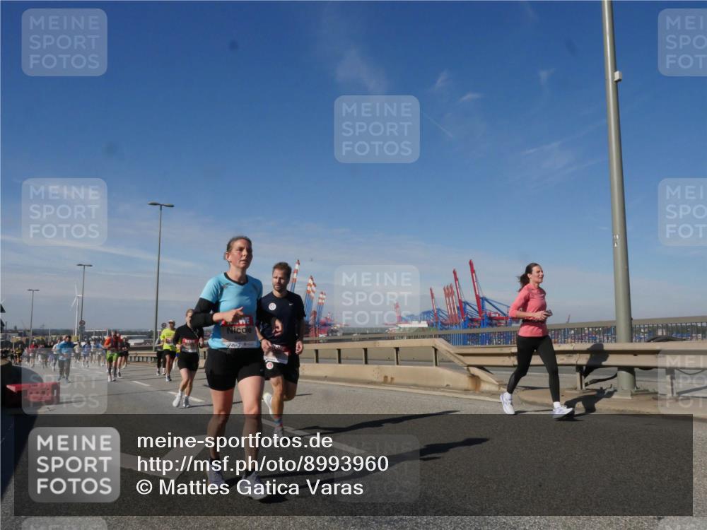 03.10.2025 - Köhlbrandbrückenlauf Matties Gatica Varas http://msf.ph/oto/8993960 03.10.2025 12:47:22 Position 2  meine-sportfotos.de