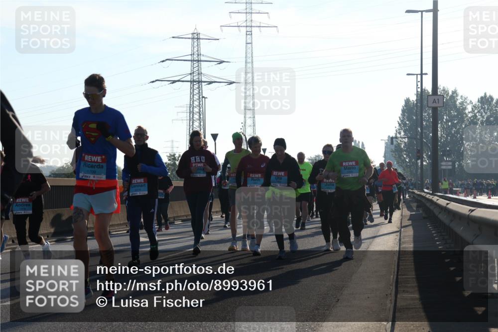 03.10.2025 - Köhlbrandbrückenlauf Luisa Fischer http://msf.ph/oto/8993961 03.10.2025 10:20:36 Position 3 1978, 1709, 1 meine-sportfotos.de