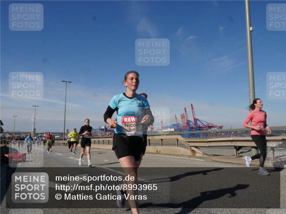 03.10.2025 - Köhlbrandbrückenlauf Matties Gatica Varas http://msf.ph/oto/8993965 03.10.2025 12:47:23 Position 2 4402 meine-sportfotos.de