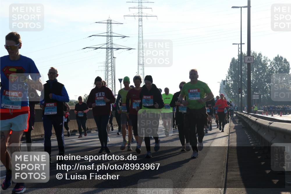03.10.2025 - Köhlbrandbrückenlauf Luisa Fischer http://msf.ph/oto/8993967 03.10.2025 10:20:37 Position 3 1709, 2215, 19715, 1 meine-sportfotos.de