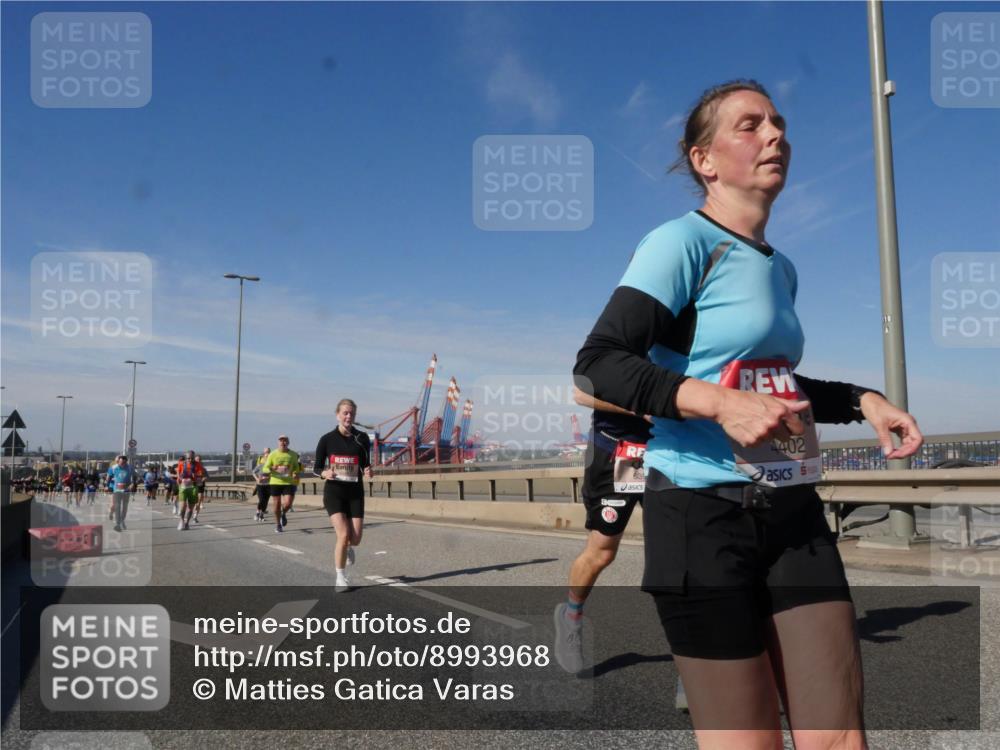 03.10.2025 - Köhlbrandbrückenlauf Matties Gatica Varas http://msf.ph/oto/8993968 03.10.2025 12:47:23 Position 2 639, 4402 meine-sportfotos.de