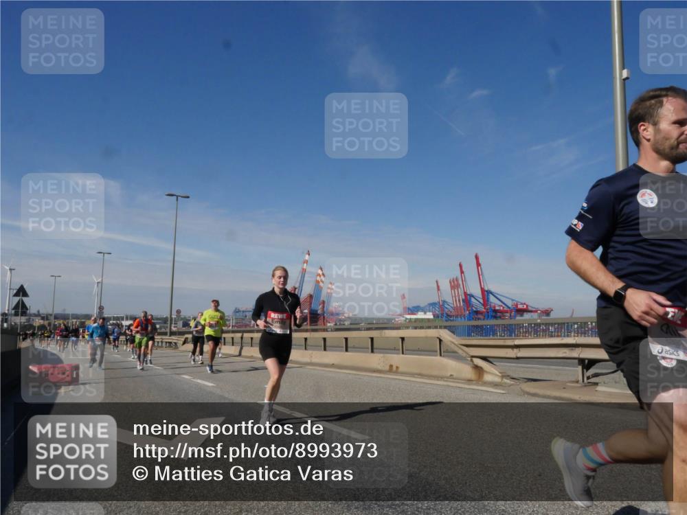 03.10.2025 - Köhlbrandbrückenlauf Matties Gatica Varas http://msf.ph/oto/8993973 03.10.2025 12:47:24 Position 2 6393 meine-sportfotos.de