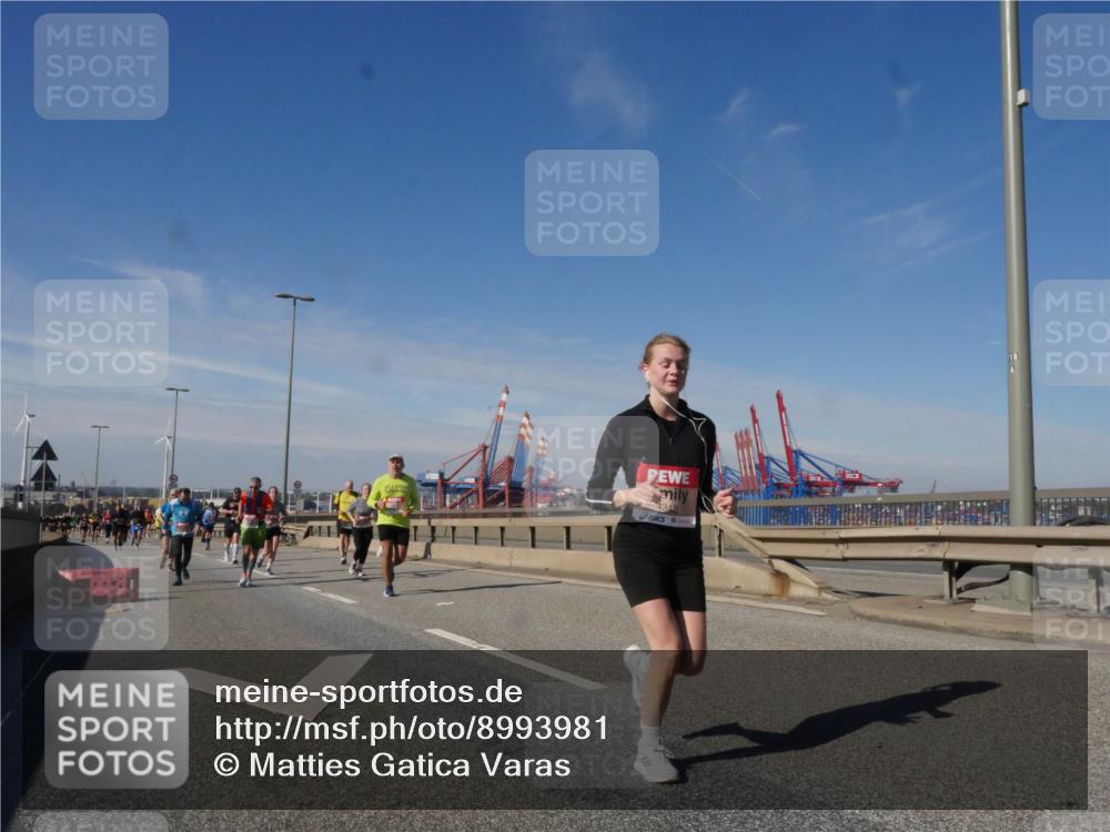 03.10.2025 - Köhlbrandbrückenlauf Matties Gatica Varas http://msf.ph/oto/8993981 03.10.2025 12:47:24 Position 2 4348 meine-sportfotos.de