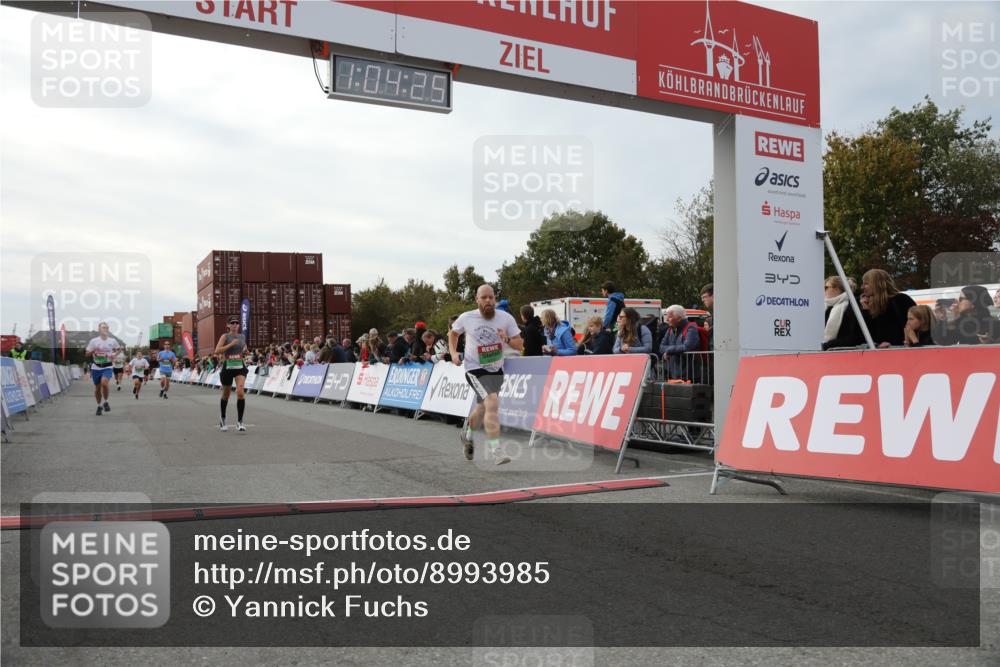 03.10.2025 - Köhlbrandbrückenlauf Yannick Fuchs http://msf.ph/oto/8993985 03.10.2025 16:04:23 Ziel 7245, 7308, 7338, 8818, 8825, 9010, 9213 meine-sportfotos.de