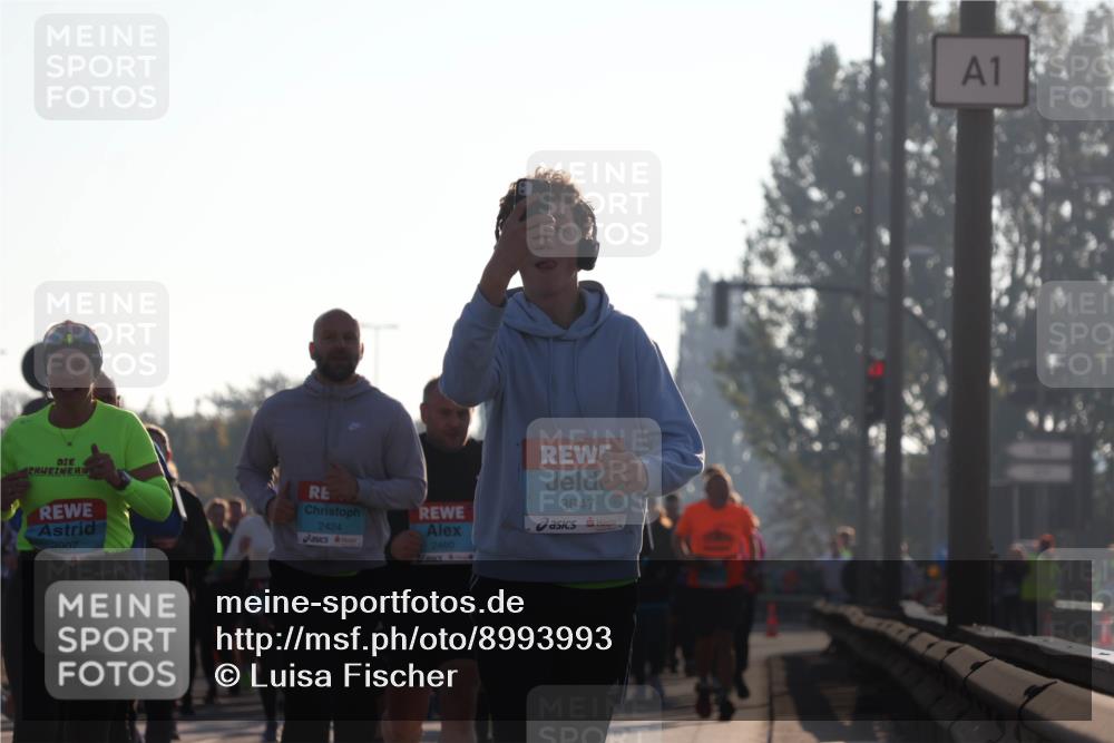 03.10.2025 - Köhlbrandbrückenlauf Luisa Fischer http://msf.ph/oto/8993993 03.10.2025 10:21:18 Position 3 2907, 2424, 2460, 255, 3647, 1 meine-sportfotos.de
