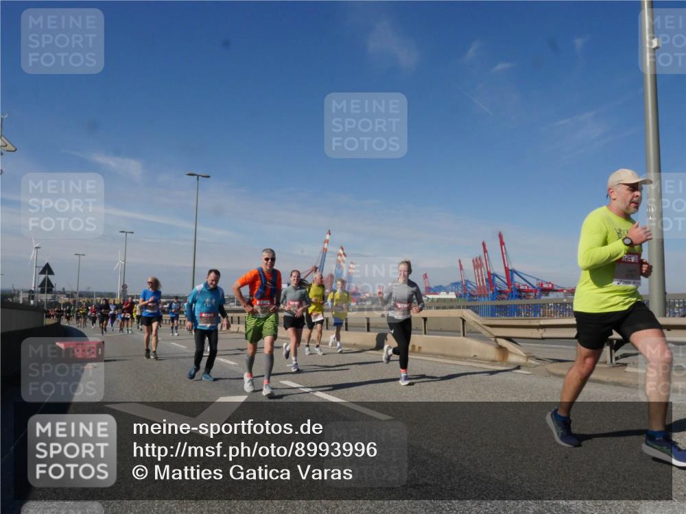 03.10.2025 - Köhlbrandbrückenlauf Matties Gatica Varas http://msf.ph/oto/8993996 03.10.2025 12:47:28 Position 2  meine-sportfotos.de