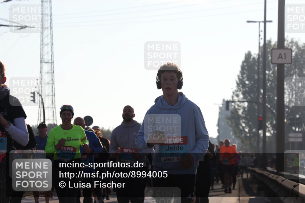 03.10.2025 - Köhlbrandbrückenlauf Luisa Fischer http://msf.ph/oto/8994005 03.10.2025 10:21:19 Position 3 2907, 131, 2424, 3647, 1 meine-sportfotos.de