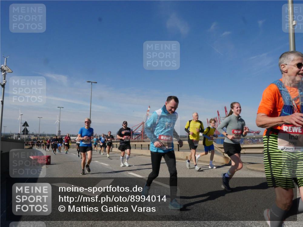 03.10.2025 - Köhlbrandbrückenlauf Matties Gatica Varas http://msf.ph/oto/8994014 03.10.2025 12:47:30 Position 2 6069 meine-sportfotos.de