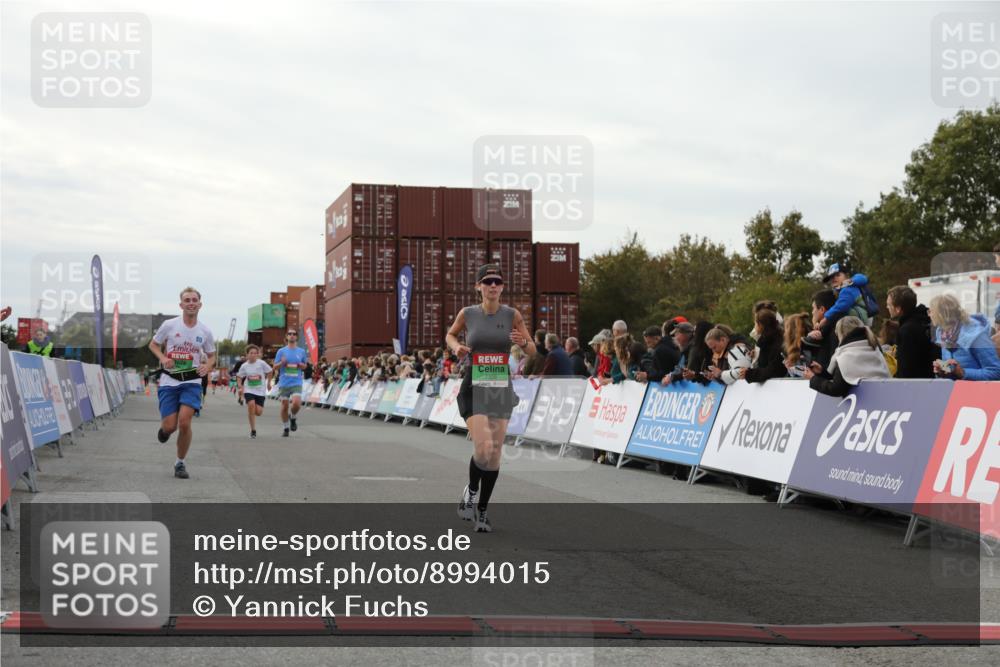 03.10.2025 - Köhlbrandbrückenlauf Yannick Fuchs http://msf.ph/oto/8994015 03.10.2025 16:04:24 Ziel 7245, 7308, 7338, 8818, 8825, 9213 meine-sportfotos.de