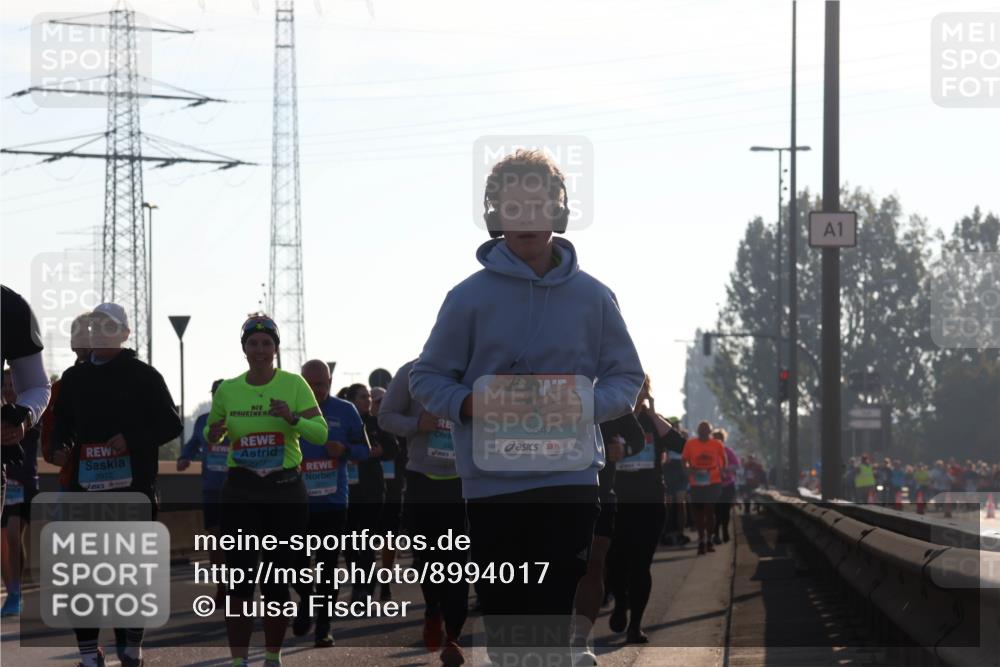 03.10.2025 - Köhlbrandbrückenlauf Luisa Fischer http://msf.ph/oto/8994017 03.10.2025 10:21:20 Position 3 2072, 3647, 2907, 1 meine-sportfotos.de
