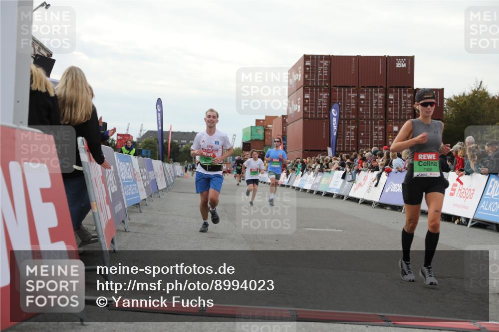 03.10.2025 - Köhlbrandbrückenlauf Yannick Fuchs http://msf.ph/oto/8994023 03.10.2025 16:04:24 Ziel 7245, 7308, 7338, 8818, 8825, 9213 meine-sportfotos.de