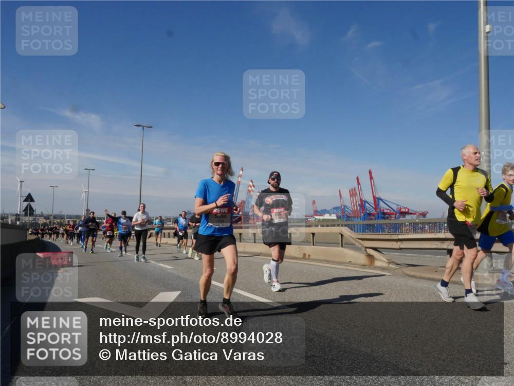 03.10.2025 - Köhlbrandbrückenlauf Matties Gatica Varas http://msf.ph/oto/8994028 03.10.2025 12:47:31 Position 2  meine-sportfotos.de
